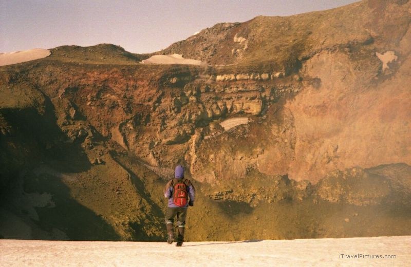 Volcan Villarrica caldera volcano snow